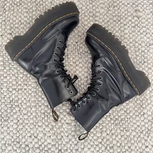 Rare • Dr. Martens JADON HI boot • smooth leather platfoms • 10 eyes
